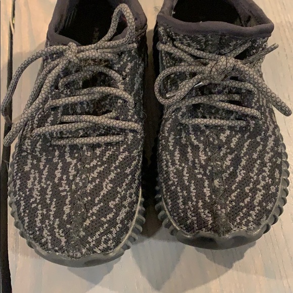 Yeezy Boost 350 Infant Pirate Black Shoe - Picture 5 of 8
